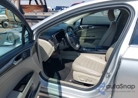 2019 Ford Fusion Hybrid Sel z USA, uszkodzony, nr VIN 3FA6P0MU3KR136800